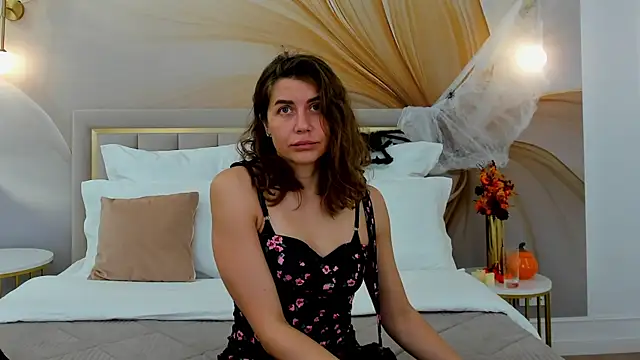 VikkiStorm online show from November 1, 3:43 am