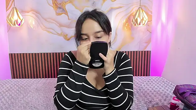 MelissaGilll online show from September 10, 8:20 pm