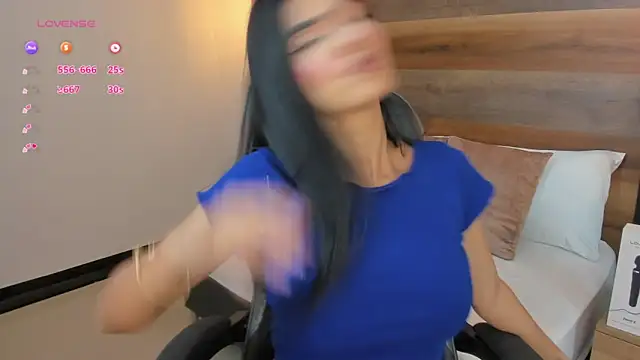 stephanya  online show from November 4, 7:30 pm