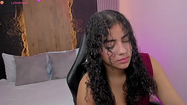 Snapshot of yaya23x chatting on October 8, 2:43 pm yaya23x online show from October 8, 2:43 pm