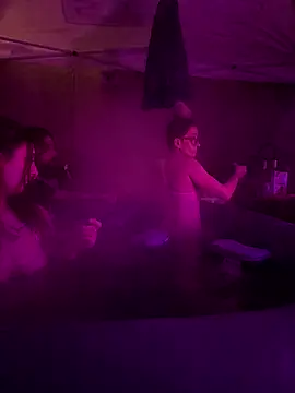 Stonermama666420 online show from December 15, 4:40 am