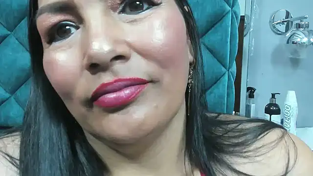 PENELOPELEWISs online show from March 21, 1:10 am