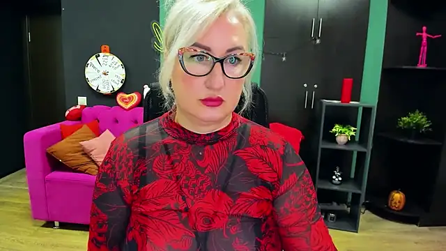 ChristyBrooks online show from November 14, 9:09 am