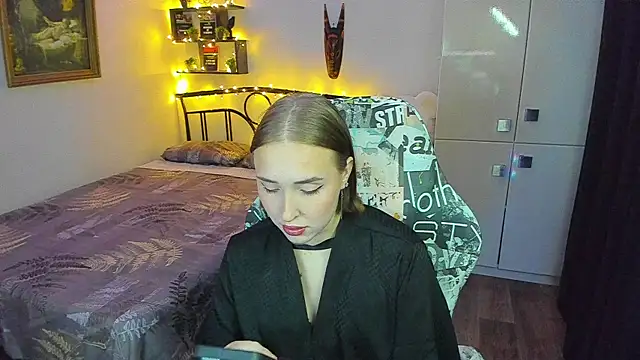 LinaTruly online show from July 2, 9:21 pm