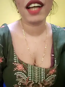 Snapshot of Haniya-143 chatting on October 7, 8:35 pm Haniya-143 online show from October 7, 8:35 pm