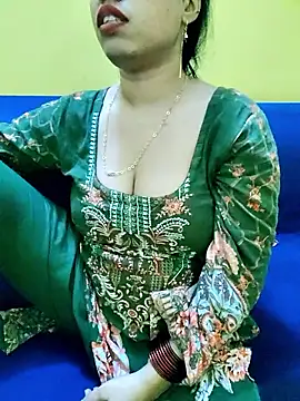 Snapshot of Haniya-143 chatting on October 15, 12:13 am Haniya-143 online show from October 15, 12:13 am