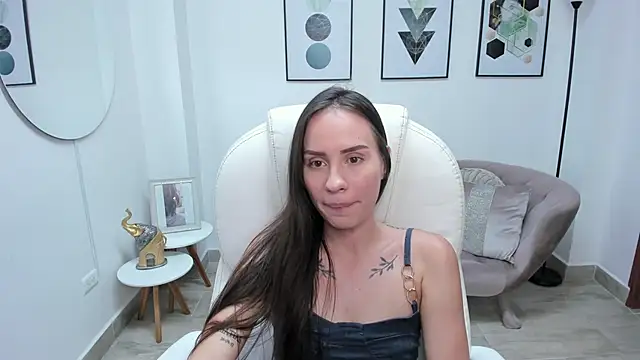 Snapshot of kiim_sweett chatting on October 13, 6:10 pm kiim sweett online show from October 13, 6:10 pm