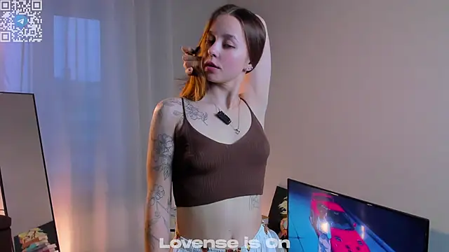 FalineDowlen online show from January 12, 2:28 am