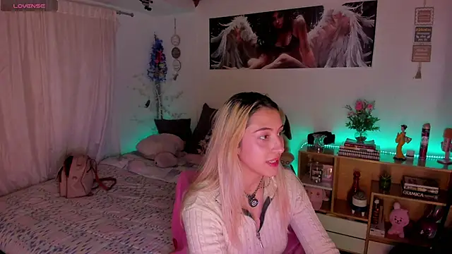 cuteweed420 online show from April 16, 3:07 am