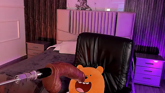 Lillyortiz online show from October 27, 8:03 pm