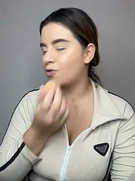 SaraBraun  online show from April 14, 5:46 pm