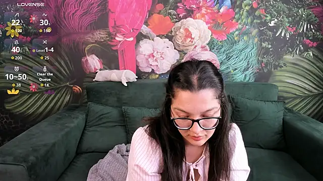 Snapshot of ZarifaBev chatting on October 10, 2:55 pm ZarifaBev online show from October 10, 2:55 pm