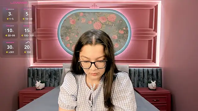 Snapshot of ZarifaBev chatting on October 9, 2:54 pm ZarifaBev online show from October 9, 2:54 pm