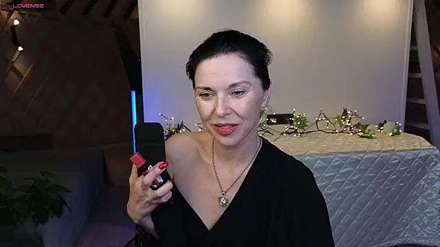 LinaJoy online show from May 28, 9:34 pm