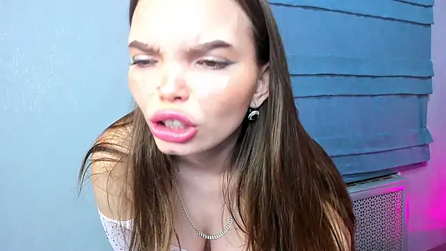 Snapshot of Curvy_Dynamite_ chatting on September 27, 1:35 am Curvy Dynamite online show from September 27, 1:35 am