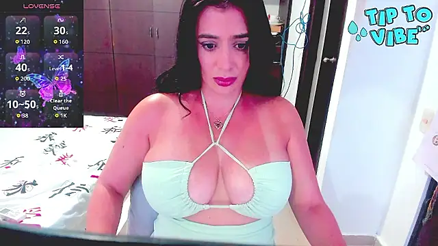 hugetits90xxx online show from February 20, 11:49 pm