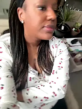 LavenderBuxton online show from October 24, 1:18 pm