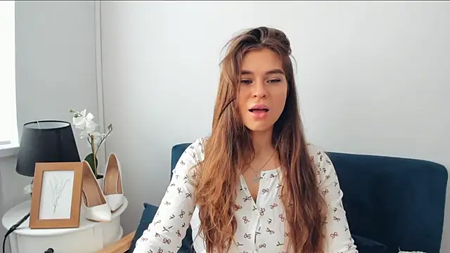 Snapshot of CamilaAmazing chatting on October 13, 11:02 am CamilaAmazing online show from October 13, 11:02 am