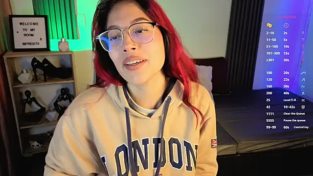 Snapshot of Fresita_Rosita chatting on October 15, 1:57 pm Fresita Rosita online show from October 15, 1:57 pm