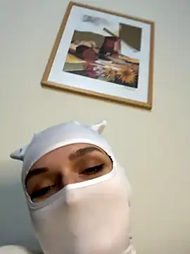 Nikki Hoee online show from December 14, 6:03 pm