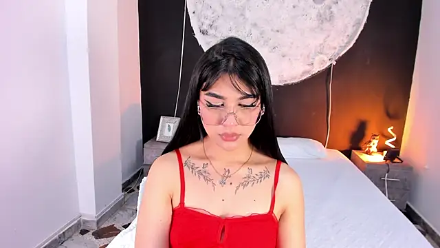 RoseCassie online show from November 22, 3:04 pm