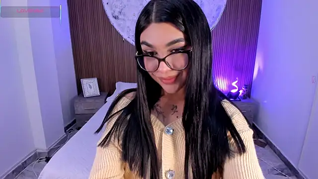 RoseCassie online show from December 19, 2:09 pm