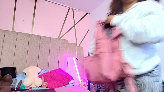 lauraltt online show from November 25, 9:04 pm