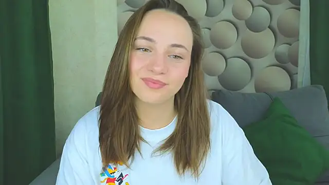 Snapshot of Cute_smile_sharon chatting on September 11, 5:08 am Cute smile sharon online show from September 11, 5:08 am