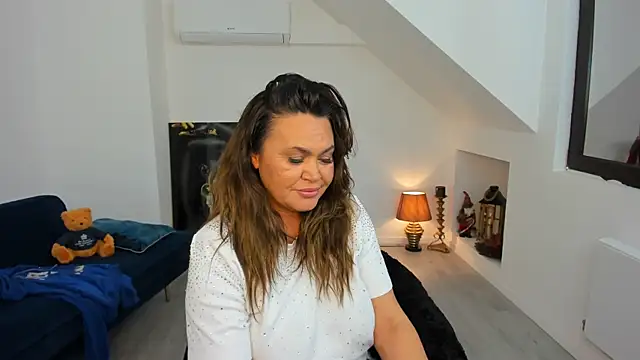 Aileen Stone online show from November 28, 4:54 pm