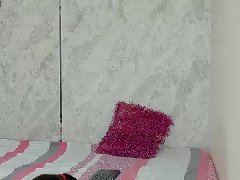 dani-lue online show from June 4, 2:43 pm