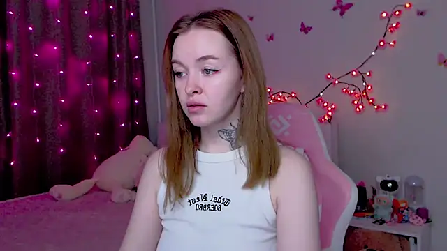 Snapshot of Naughty_Mable chatting on October 9, 1:10 am Naughty Mable online show from October 9, 1:10 am