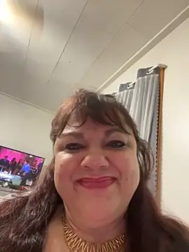 Snapshot of Luciouslouise72@xh chatting on October 23, 12:49 am Luciouslouise72xh online show from October 23, 12:49 am