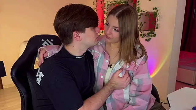 RobertAndLinela online show from February 4, 2:09 pm