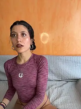 indira k online show from November 17, 3:35 pm