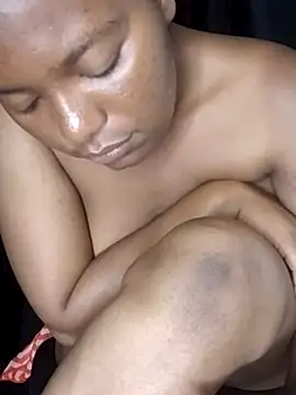 Queen-BEEE online show from February 17, 9:58 pm