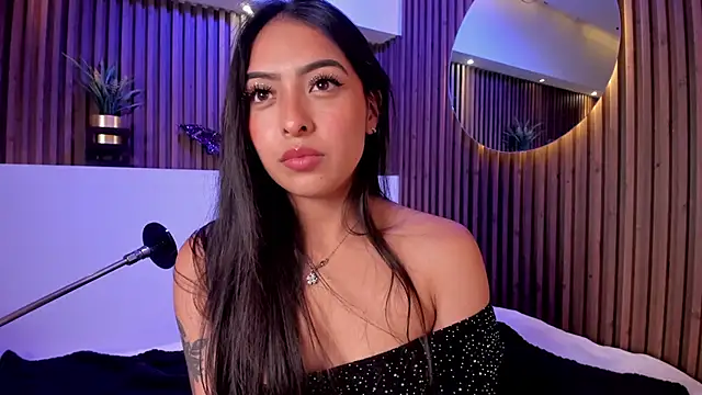 Snapshot of Camila_dupont chatting on October 22, 4:28 am Camila dupont online show from October 22, 4:28 am
