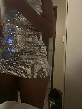 CurvyQueen19 online show from March 4, 6:25 pm