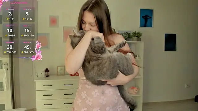 MiaVixxen online show from December 5, 5:18 am