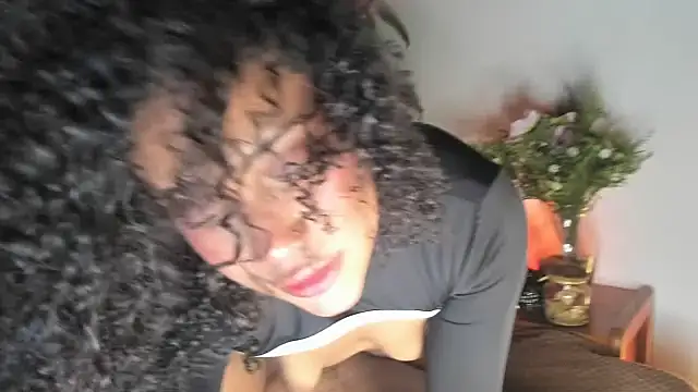 bronwgirl69 online show from December 3, 1:52 am