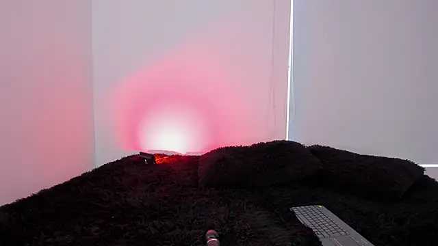 Laurensmith9 online show from November 24, 12:18 pm