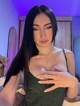 Maddy Jones online show from January 7, 2:48 am