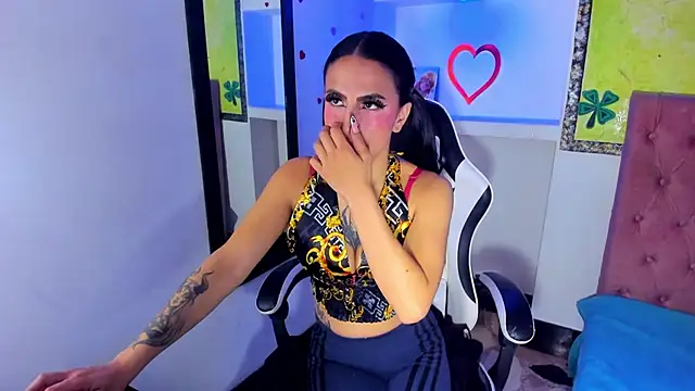 Anniee x online show from May 7, 1:04 pm