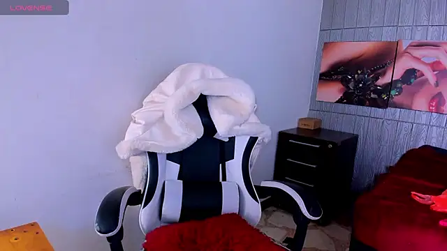 Anniee x online show from May 25, 12:48 pm