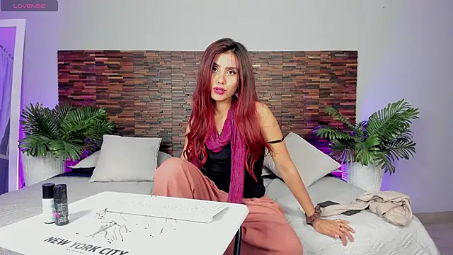 Snapshot of iriis_rosse chatting on October 6, 10:47 pm iriis rosse online show from October 6, 10:47 pm