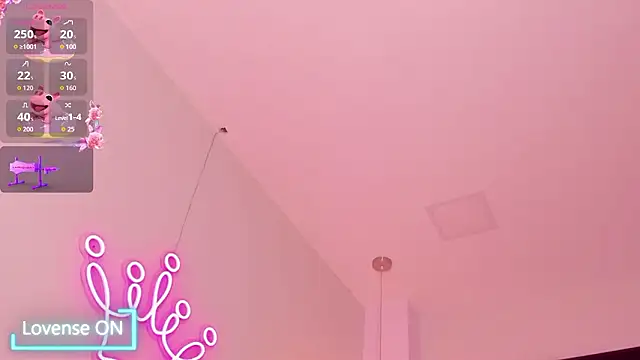 sara  jones gh online show from February 22, 7:26 pm