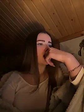 mewKate online show from January 6, 8:01 pm