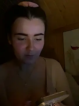 mewKate online show from March 7, 9:00 pm