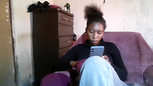 Hotdaily04 online show from September 23, 8:45 am