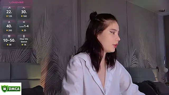 Emma plux online show from October 28, 8:09 am