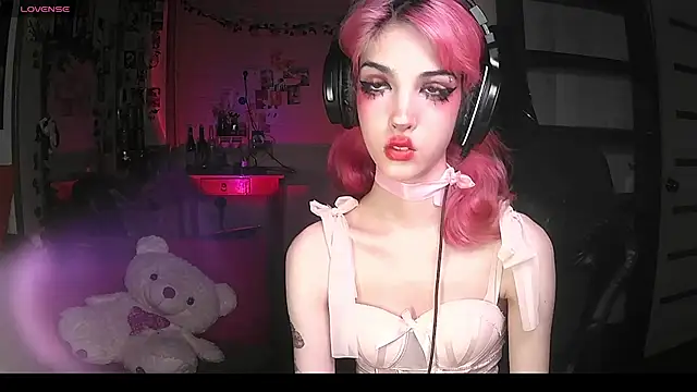 Snapshot of Ink__pleasure chatting on October 4, 11:20 pm Ink pleasure online show from October 4, 11:20 pm